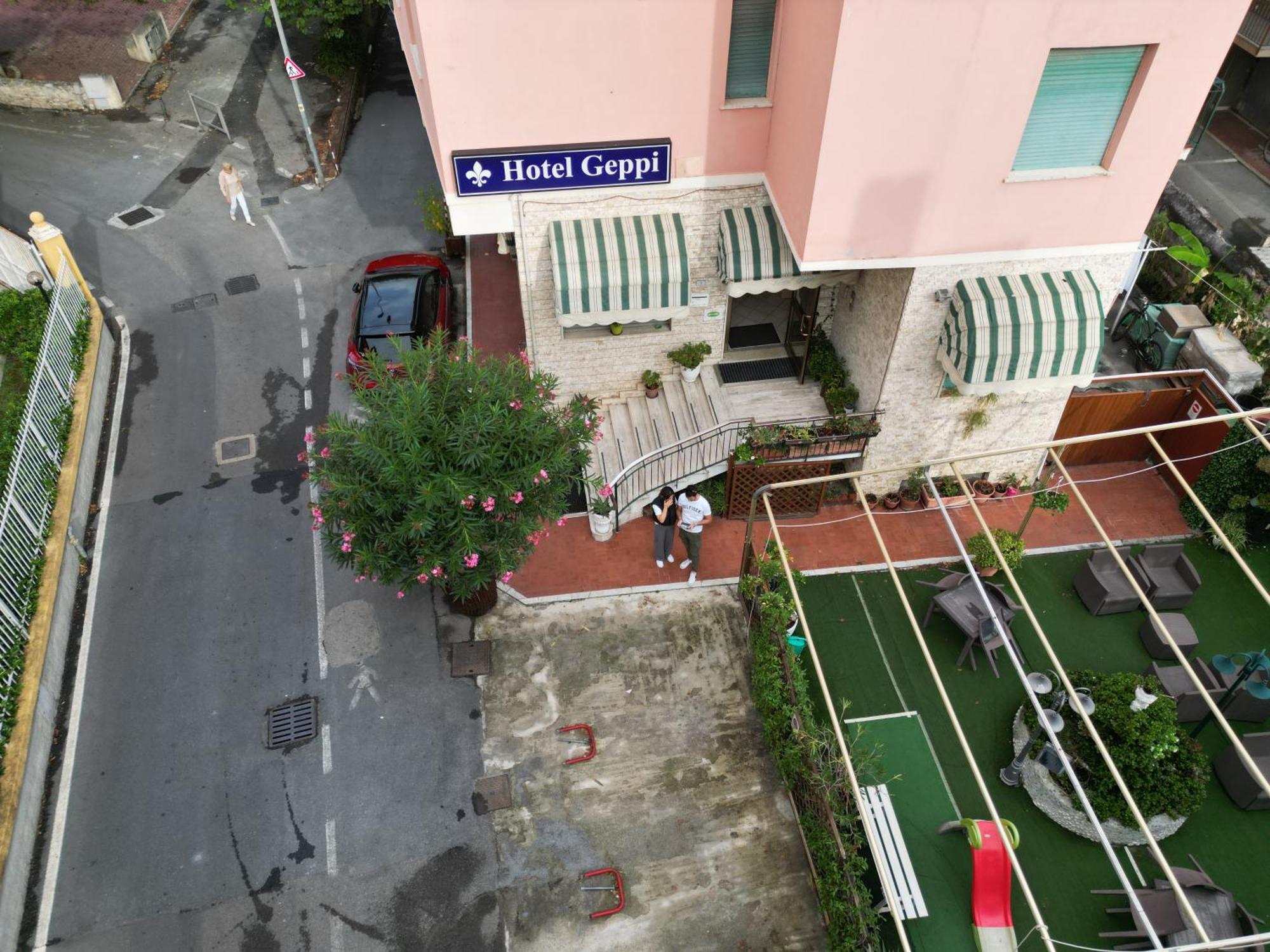 Hotel Geppi Pietra Ligure Exterior photo